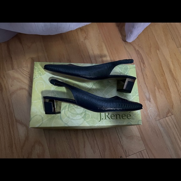 Like New J. Reneé Navy Lizard Embossed Slingback Block Kitten Heel Pumps - Picture 6 of 7
